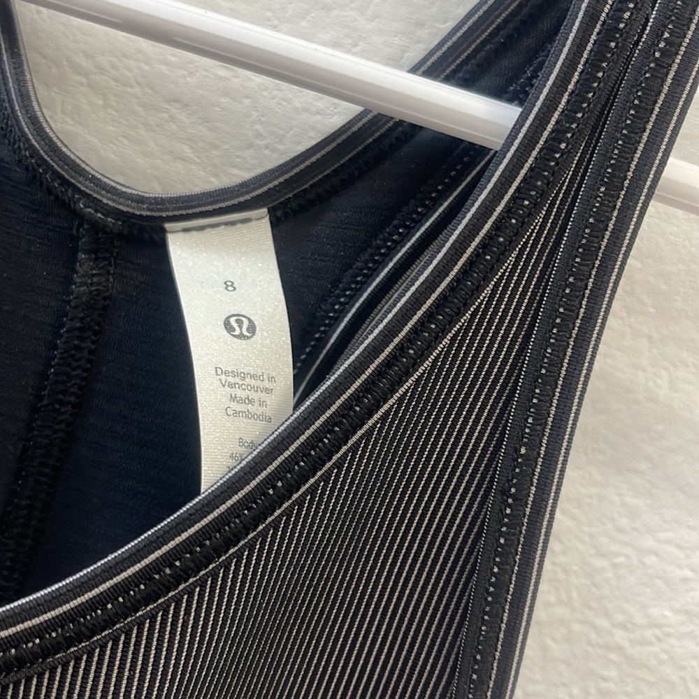 NWT Lululemon size 8 top - Picture 3 of 5